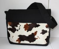 Messenger Tasche mit Fell  - Design Kuh II